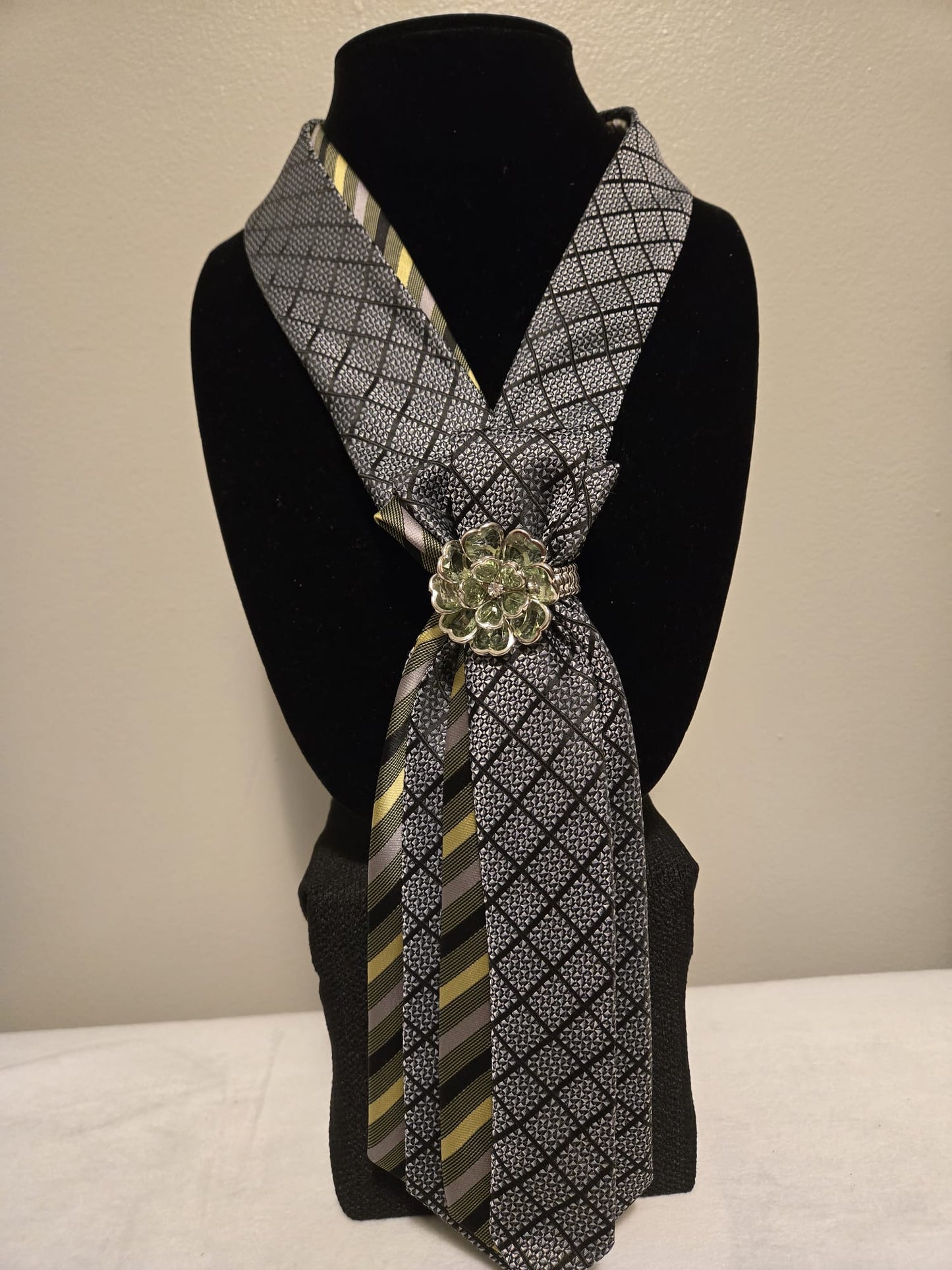 Green Flower | Mama's Ties