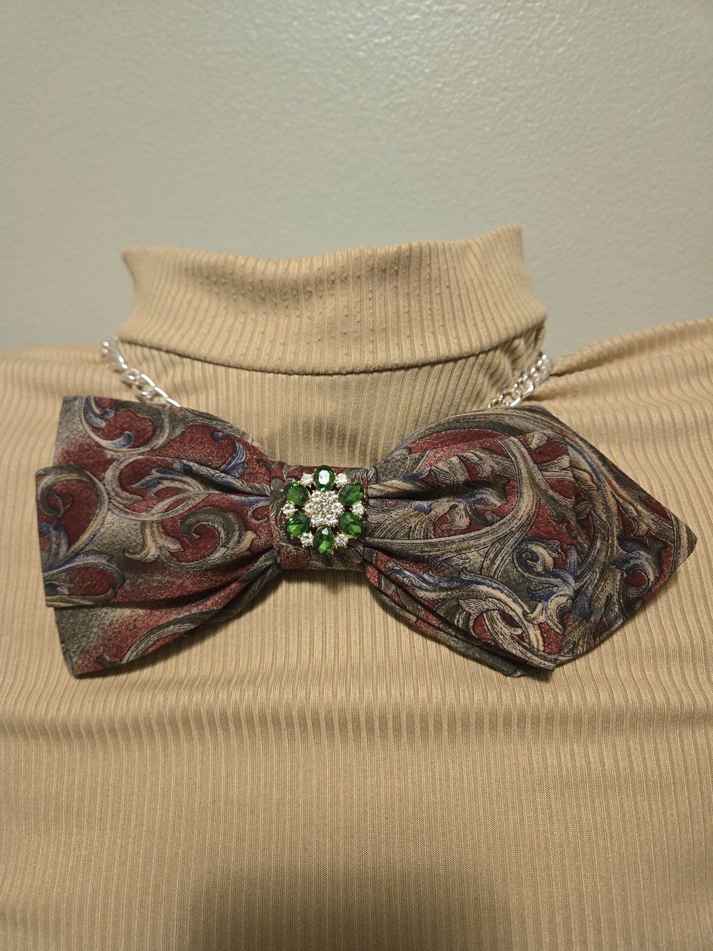 Bowtie Necklace | Mama's Ties
